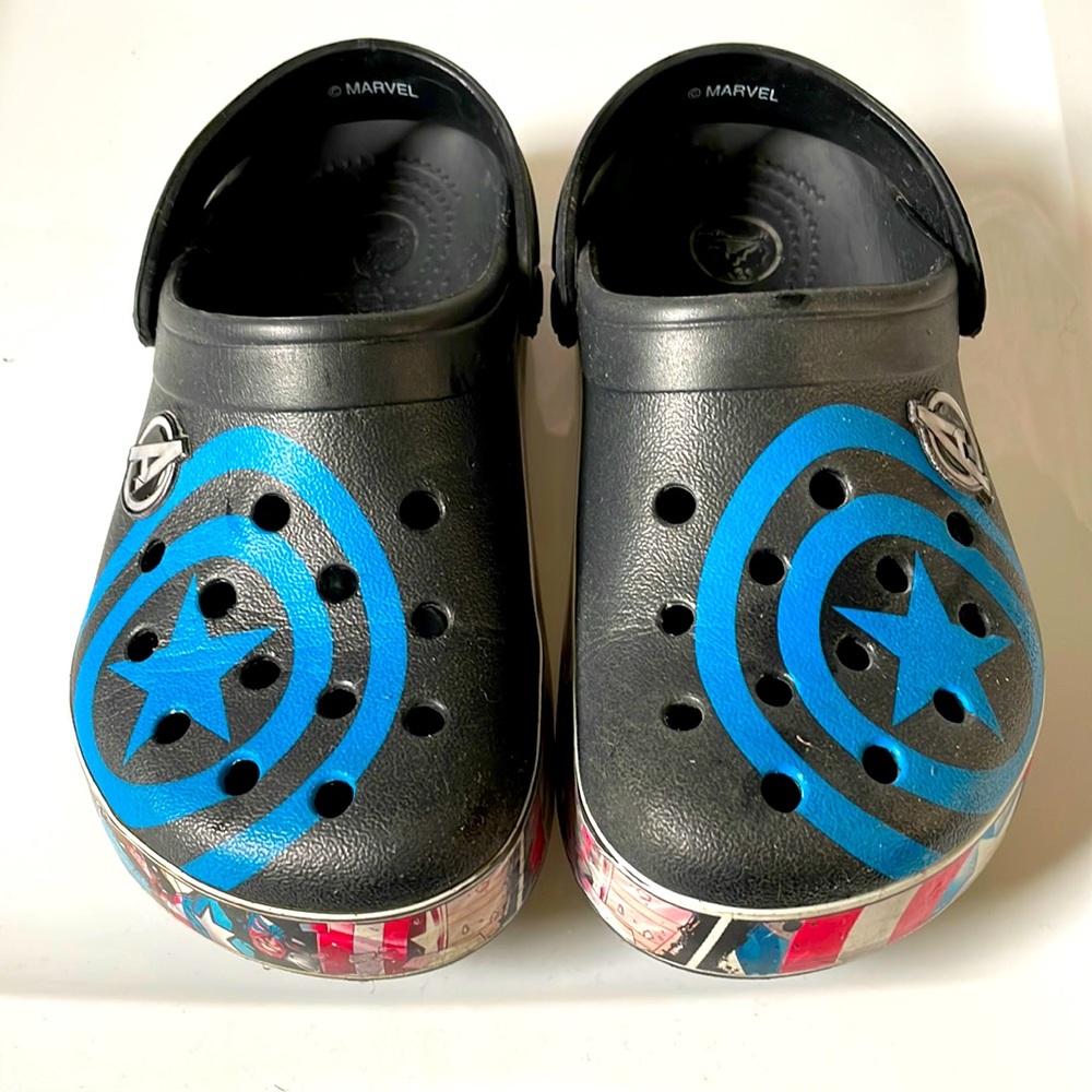 AVENGERS CROCS